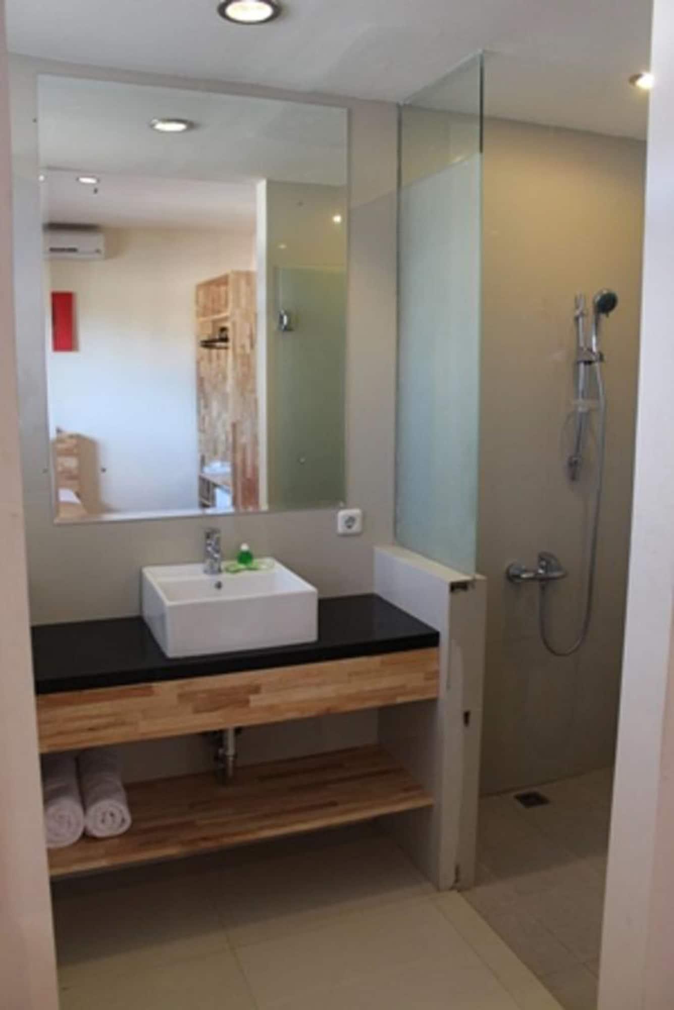 קוטה לומבוק Hotel Karthi Kuta מראה חיצוני תמונה