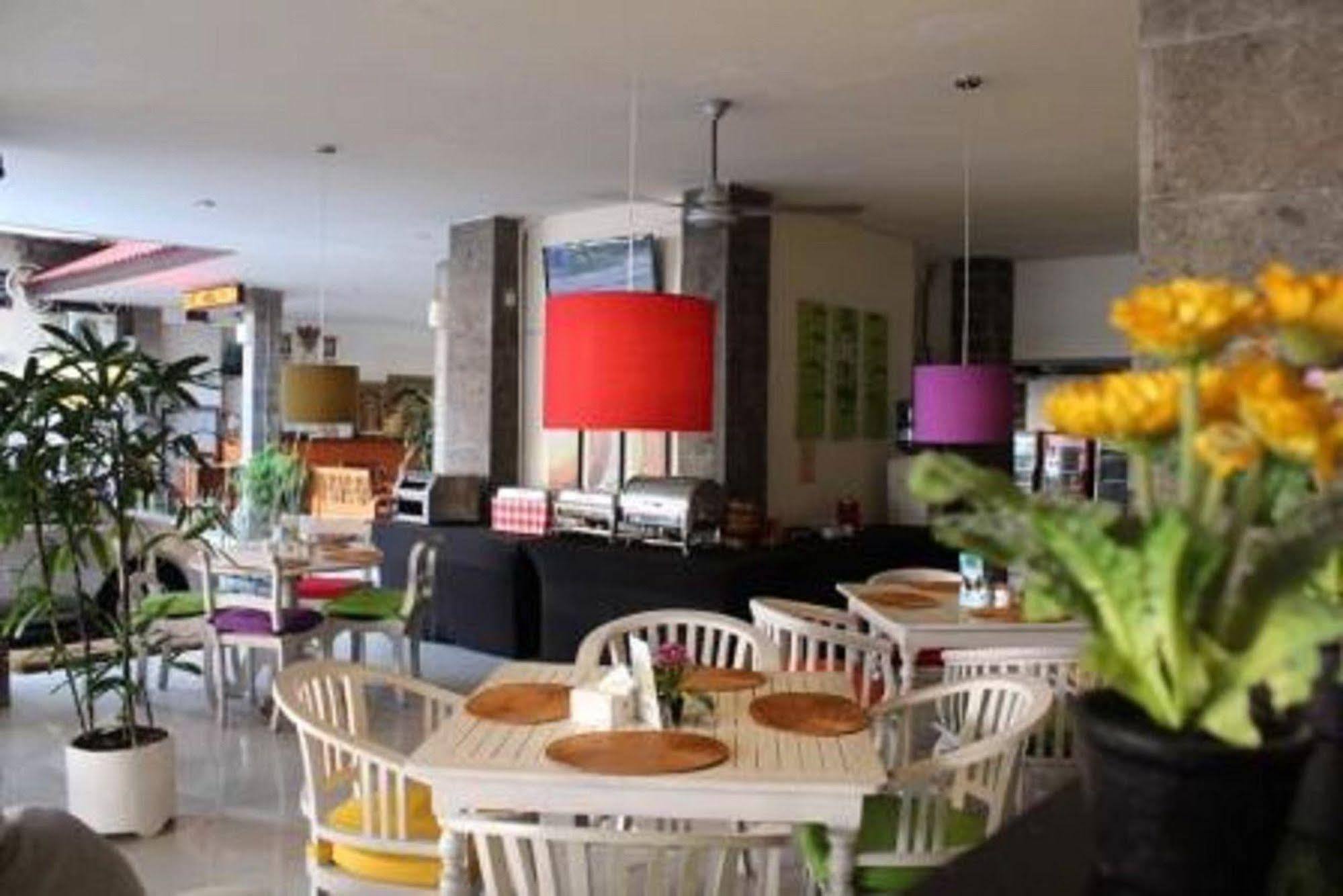 קוטה לומבוק Hotel Karthi Kuta מראה חיצוני תמונה