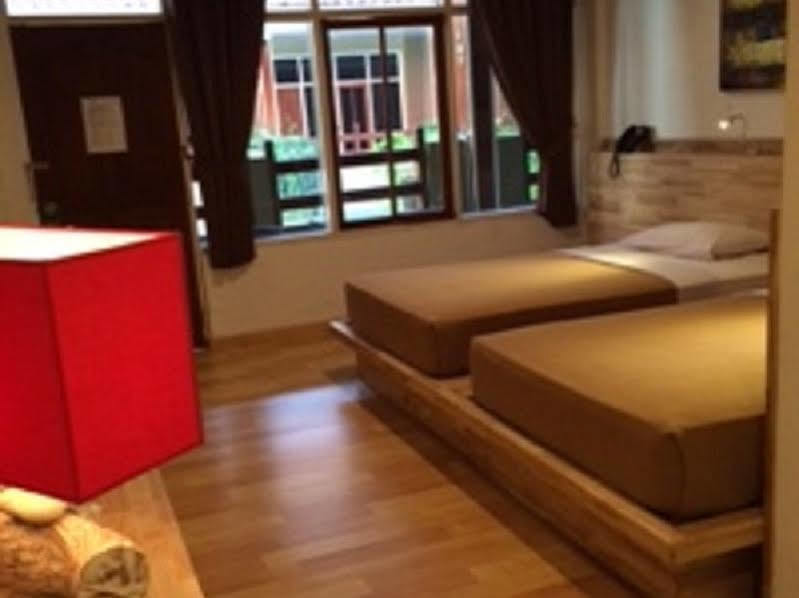 קוטה לומבוק Hotel Karthi Kuta מראה חיצוני תמונה